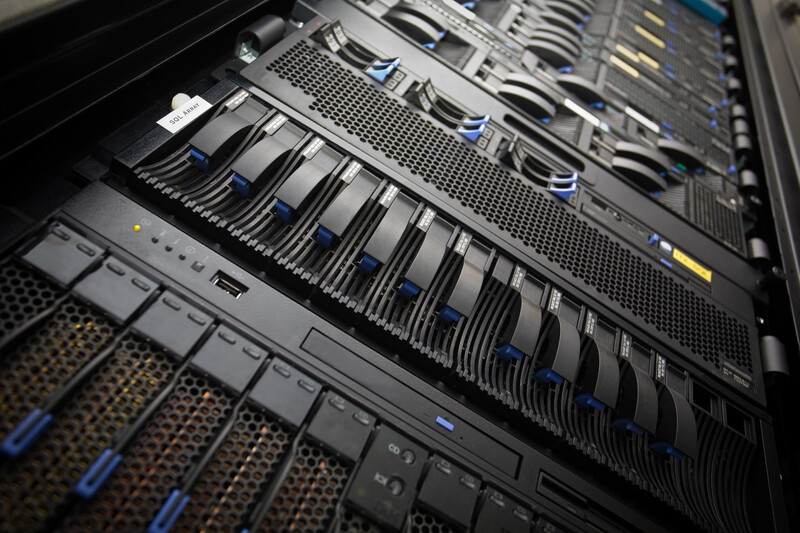 data centers_canstockphoto2884049