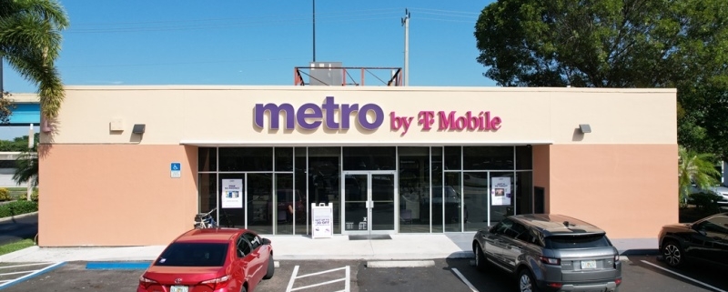 Metro-by-T-Mobile-Pine-Island-Plaza-in-Davie-FL-800x533